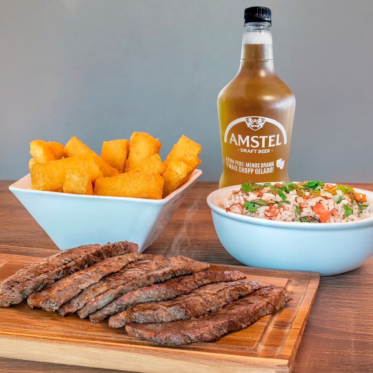 Baby beef com mandioca frita e arroz